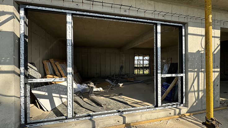 Aluminum Systems for Modern Apartment Renovation Projects